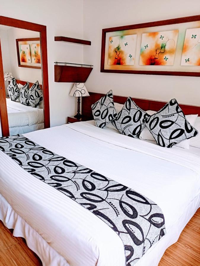 Hotel Marbella Chico Богота Екстериор снимка