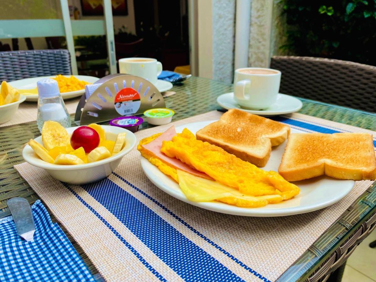 Hotel Marbella Chico Богота Екстериор снимка