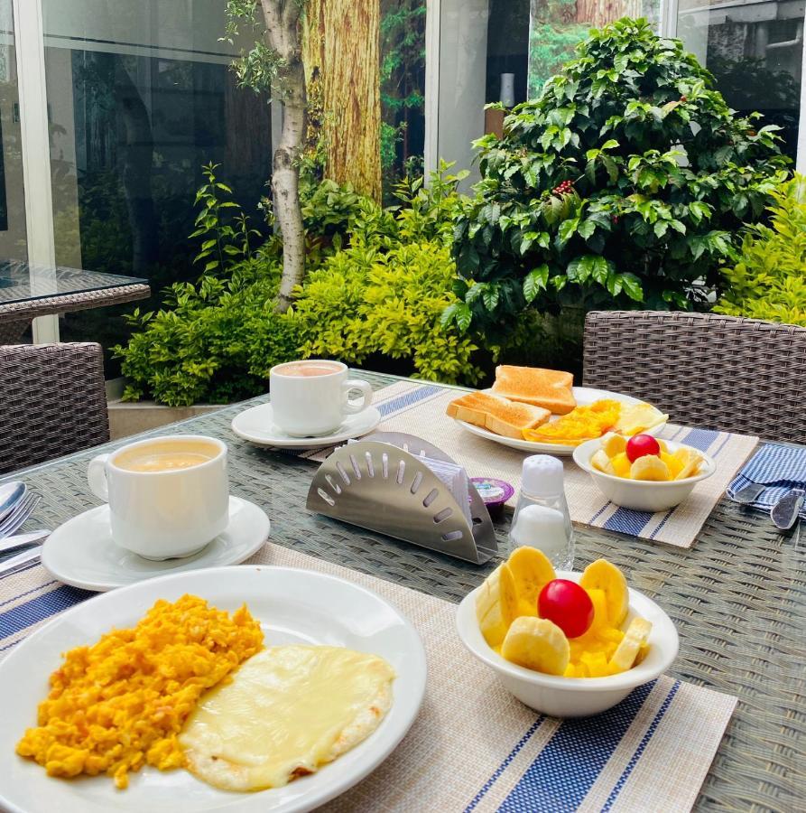 Hotel Marbella Chico Богота Екстериор снимка