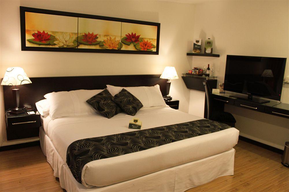 Hotel Marbella Chico Богота Екстериор снимка