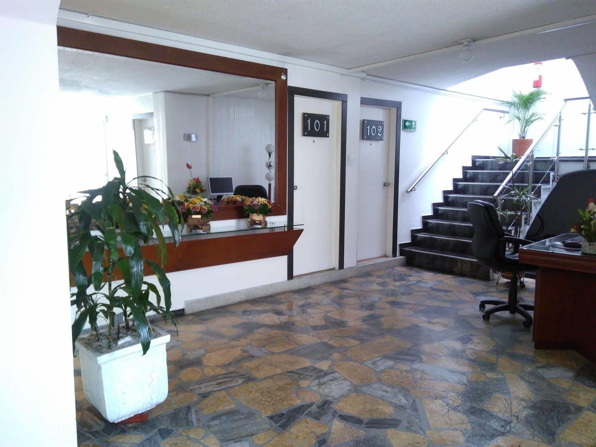 Hotel Marbella Chico Богота Екстериор снимка