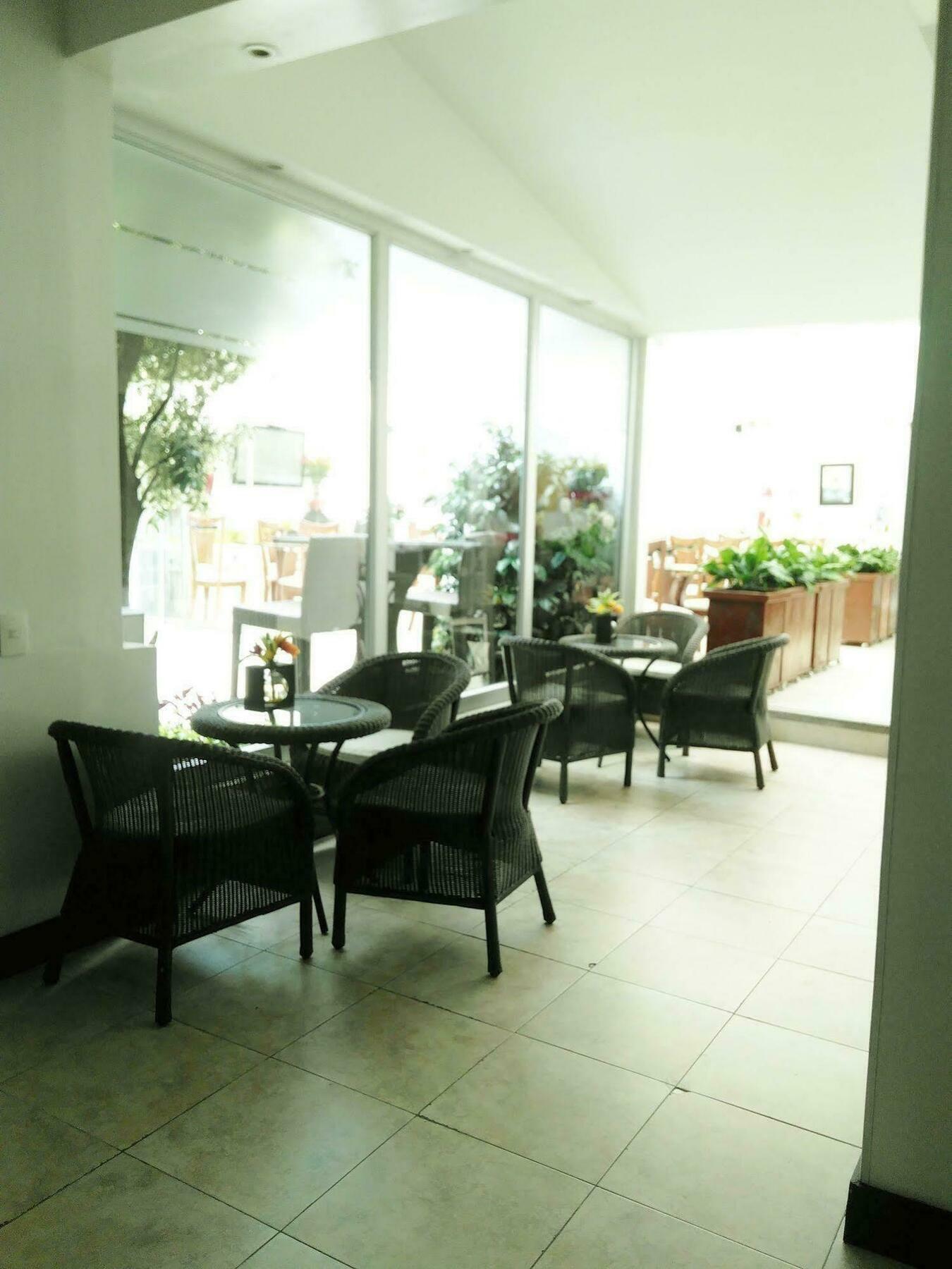 Hotel Marbella Chico Богота Екстериор снимка